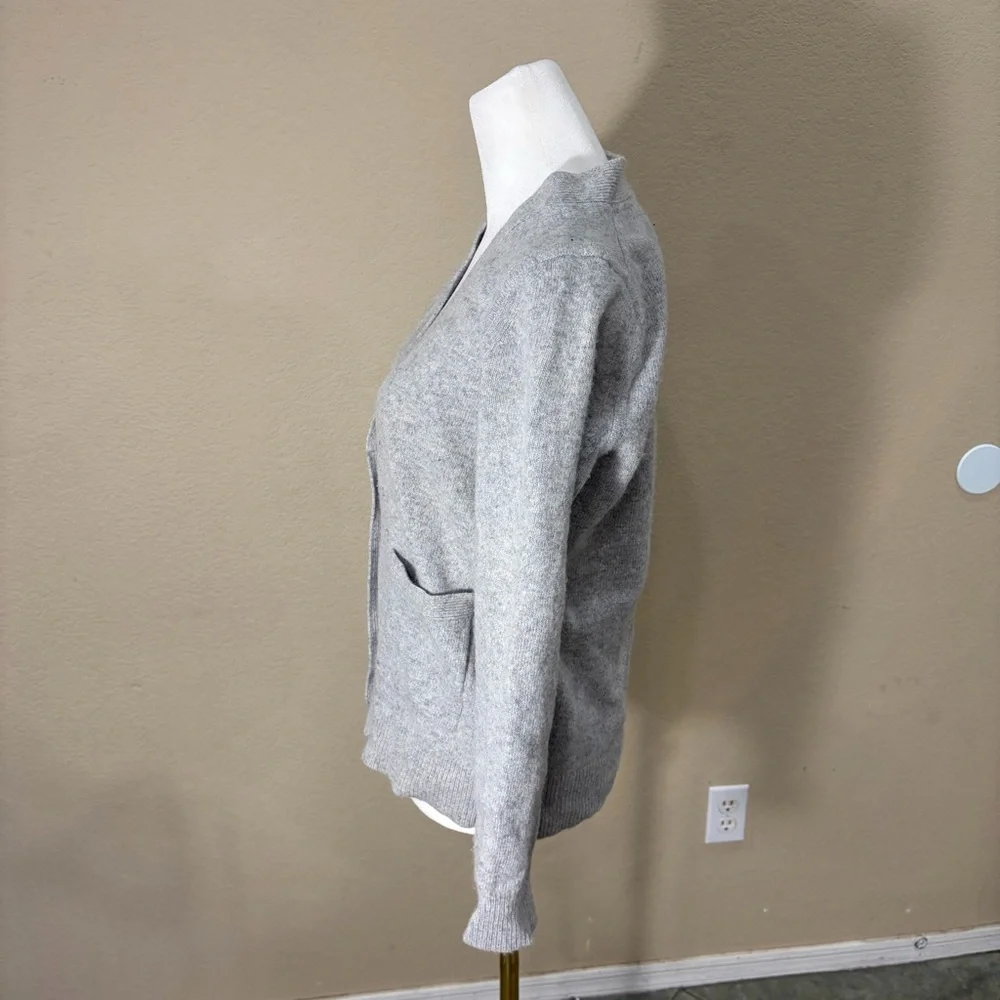 Banana Republic Cardigan Sz M Italian wool/cashmere blend Gray Casual Minimalist - Picture 4 of 10